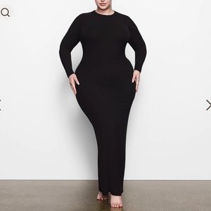 SKIMS smooth lounge crew neck long sleeve maxi dress XS